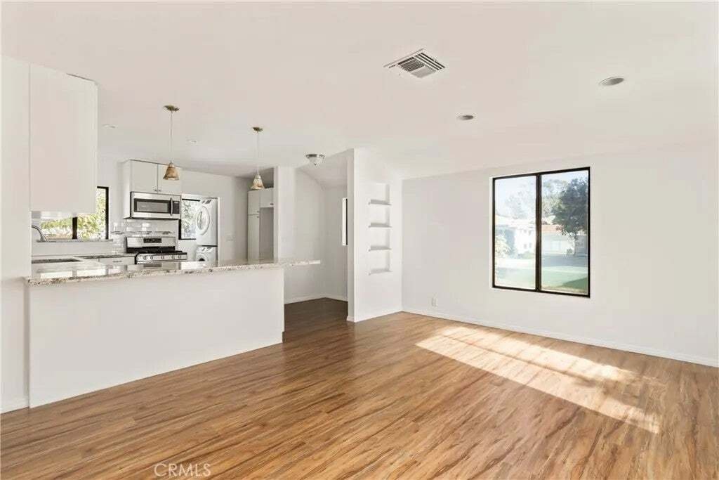 Burbank, California, United States 3 - 18562490