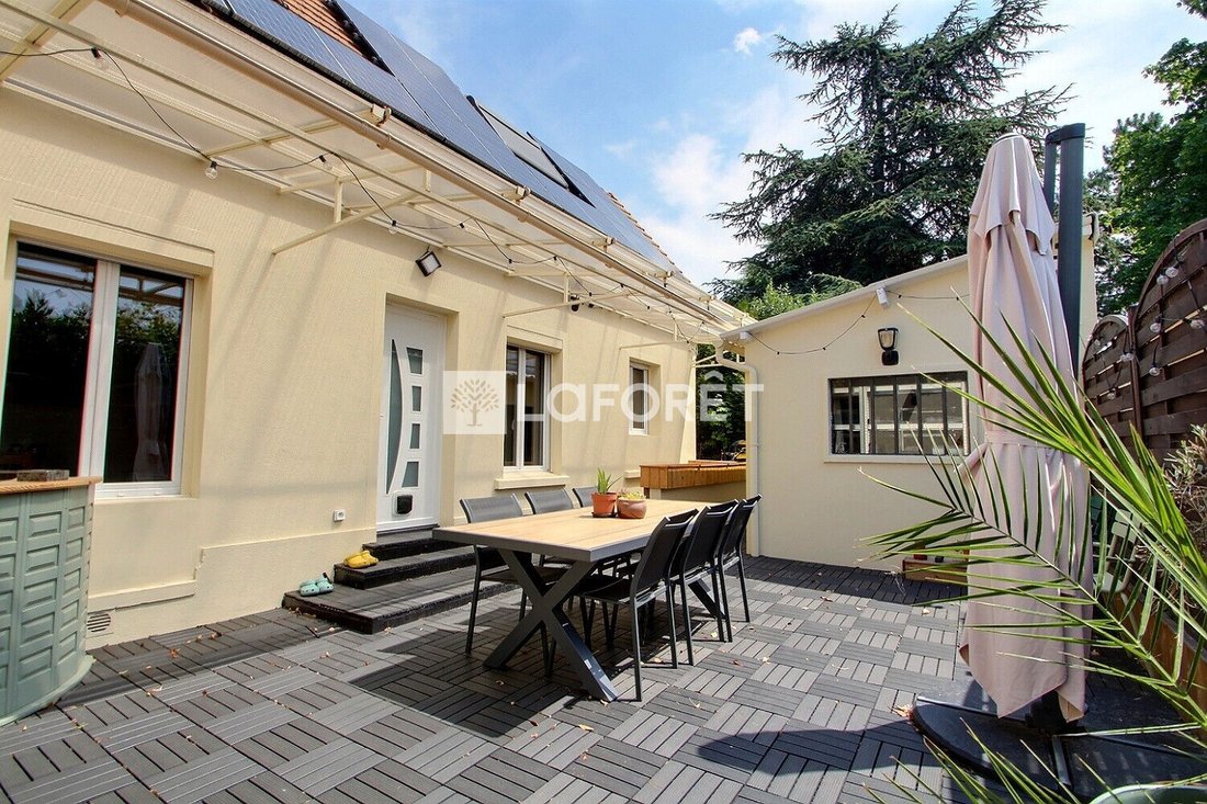 Villa in Centre, Nanterre, France 1 - 18566602