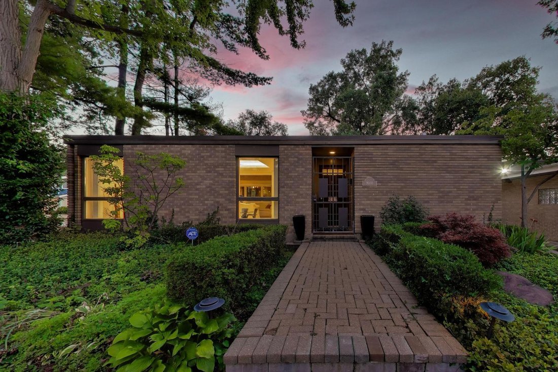 House in Skokie, Illinois, United States 1 - 18562539