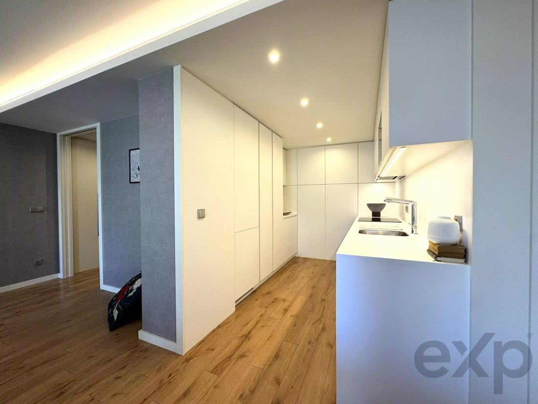 Apartment in Cedofeita, Santo Ildefonso, Se, Miragaia, Sao Nicolau e Vitoria, Porto District, Portugal 5 - 18563889