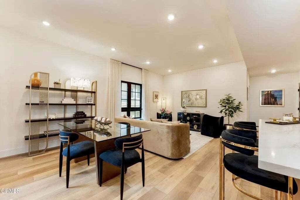 Condo in Altadena, California, United States 3 - 18123057