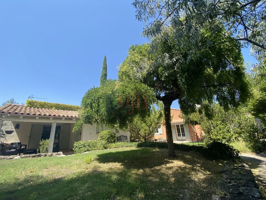 Villa in Noyau Villageois-Zone Urbaine, Velaux, France 1 - 16084797