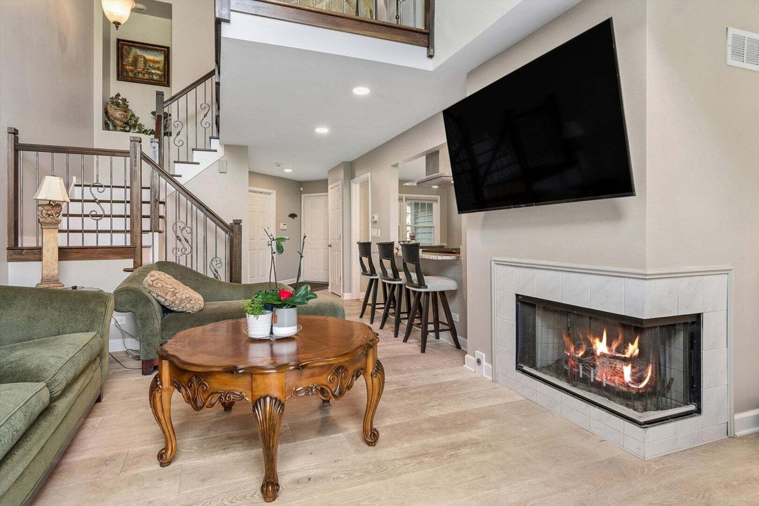Condo in Naperville, Illinois, United States 5 - 18558991
