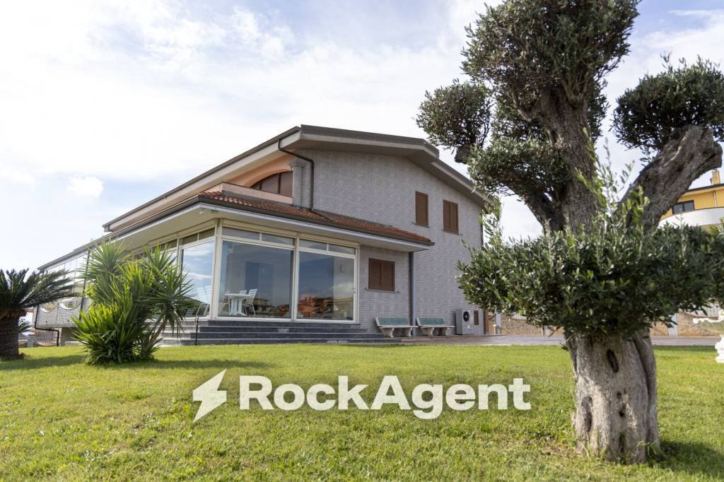 Villa in Staletti, Calabria, Italy 2 - 18566244
