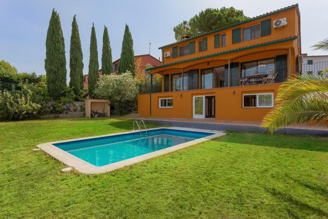 Villa in Sant Julia de Ramis (District), Sant Julia de Ramis, Spain 1 - 18558598