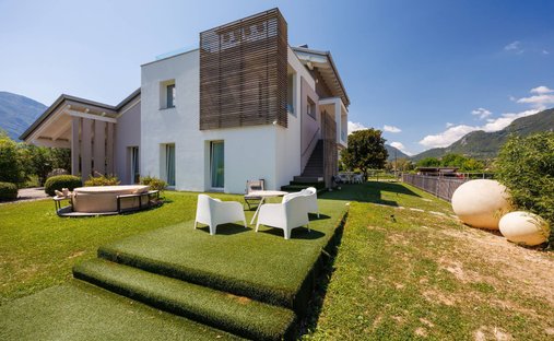 Villa in Costa Volpino, Lombardy, Italy 1