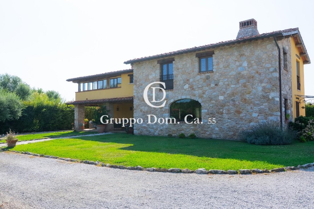 Villa in Pietrasanta, Tuscany, Italy 3 - 18561600