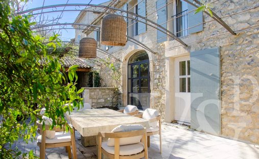 Casa di campagna a Eygalières, Provenza-Alpi-Costa Azzurra, Francia 1