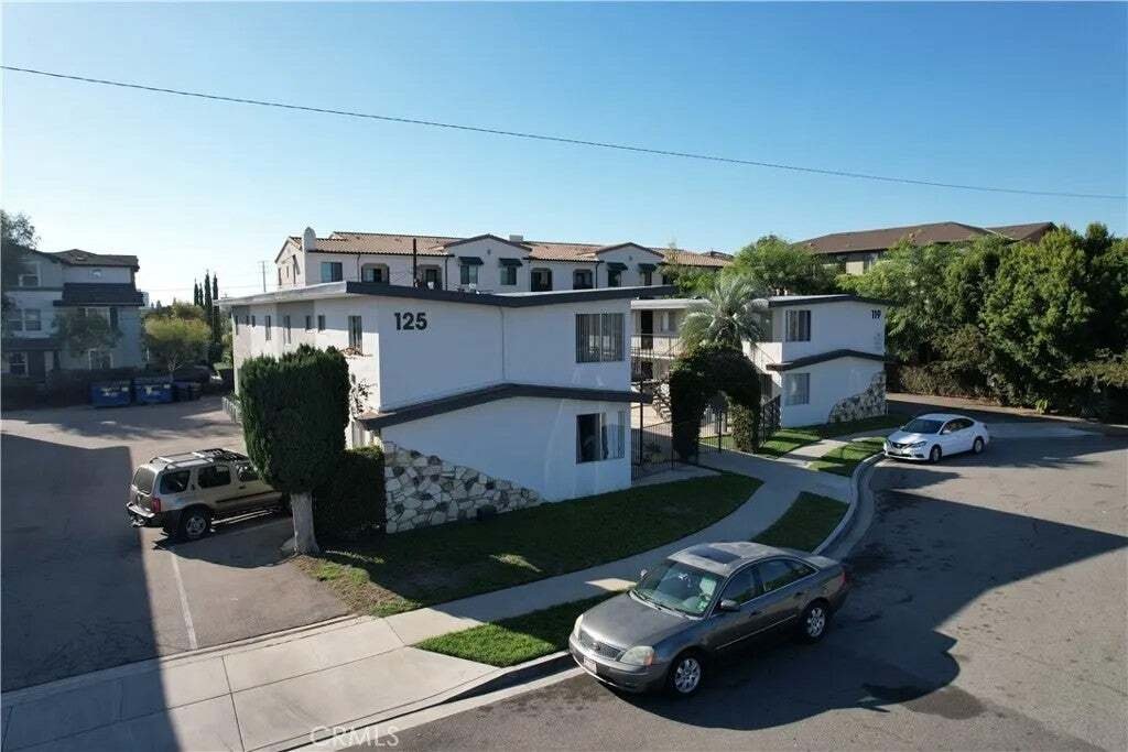 Orange, California, United States 4 - 18562458