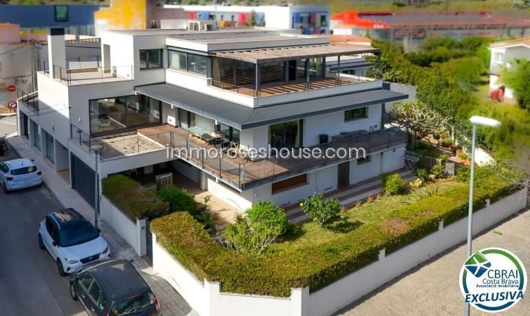 House in Llanca, Catalonia, Spain 1 - 18351818