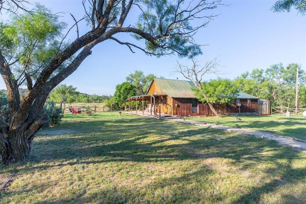 House in Coleman, Texas, United States 2 - 18562867