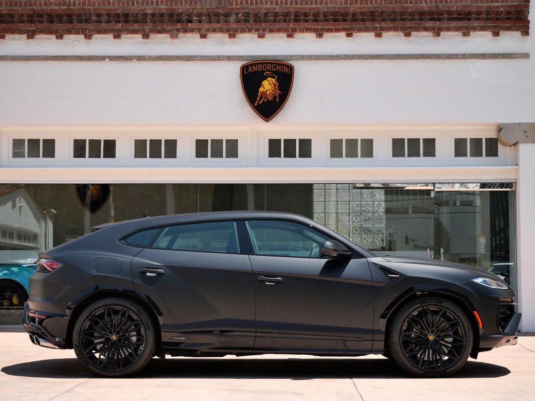 Suv in Beverly Hills, CA, United States 2 - 18566101
