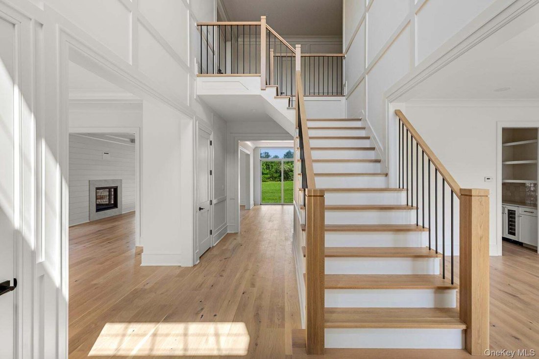 House in Melville, New York, United States 2 - 18558372