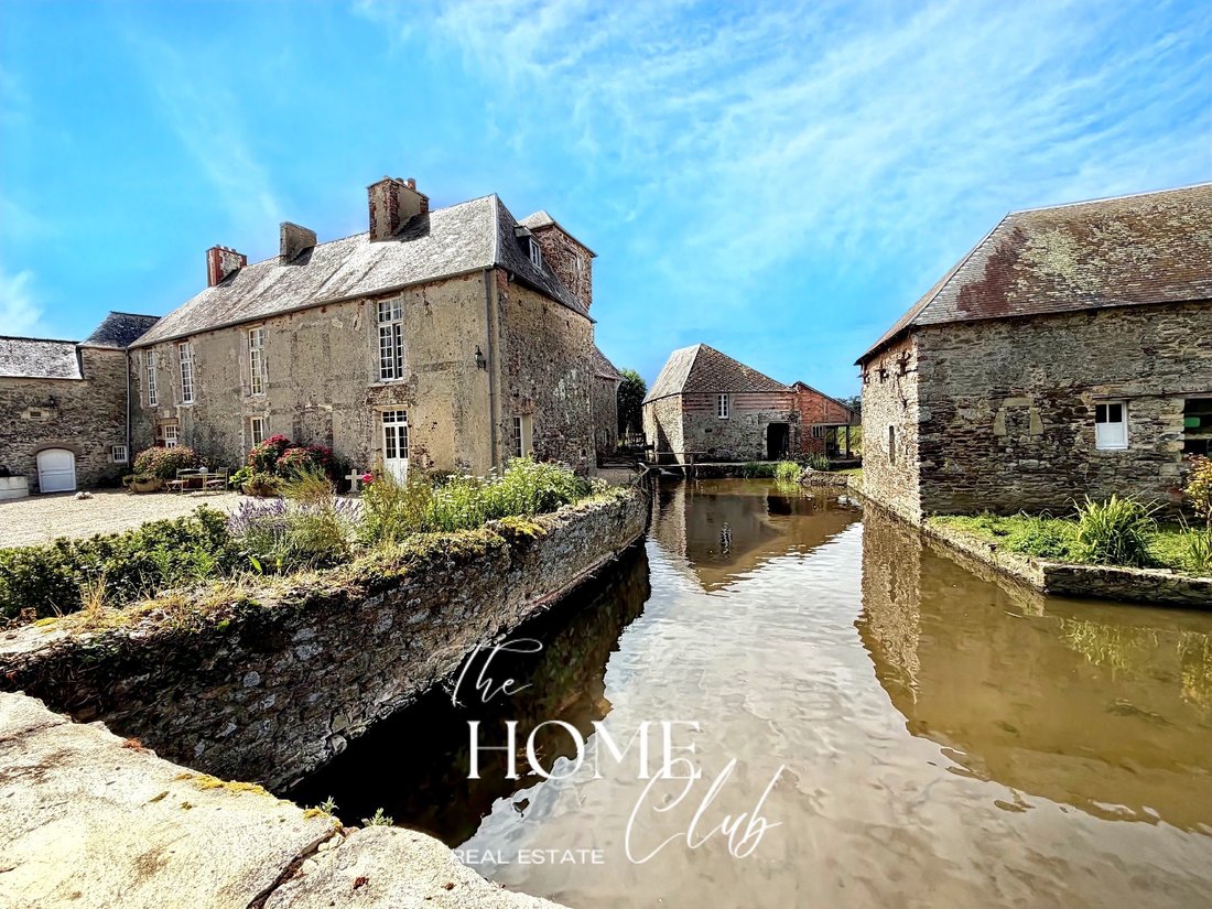 Castle in Saint-Clair-sur-l'Elle, Normandy, France 2 - 18565972