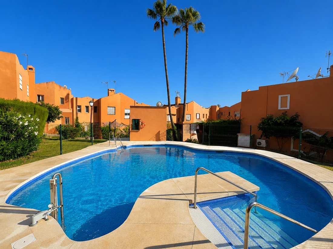 Townhouse in Estepona, Andalusia, Spain 4 - 18565457