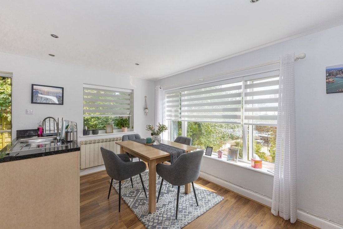 Apartment in Northern Ireland 4 - 18558152