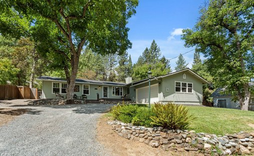 House in Applegate, Oregon, United States 1