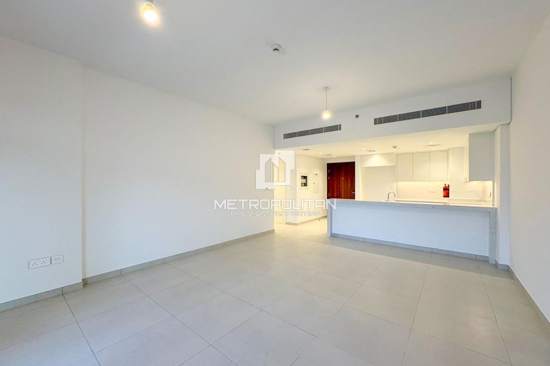 Apartment in Umm Suqeim, Dubai, United Arab Emirates 2 - 18560220