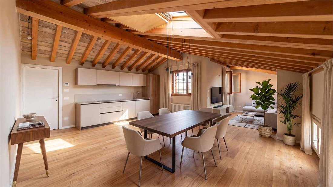 Apartment in Historic Center, Modena, Emilia-Romagna 1 - 18561172