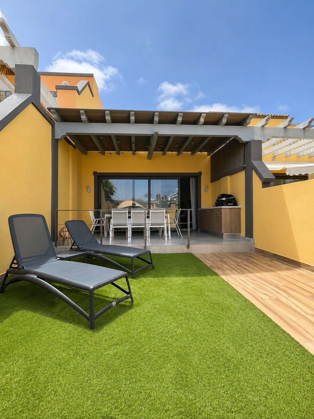 Townhouse in La Caleta, Adeje, Canary Islands 1 - 18561713
