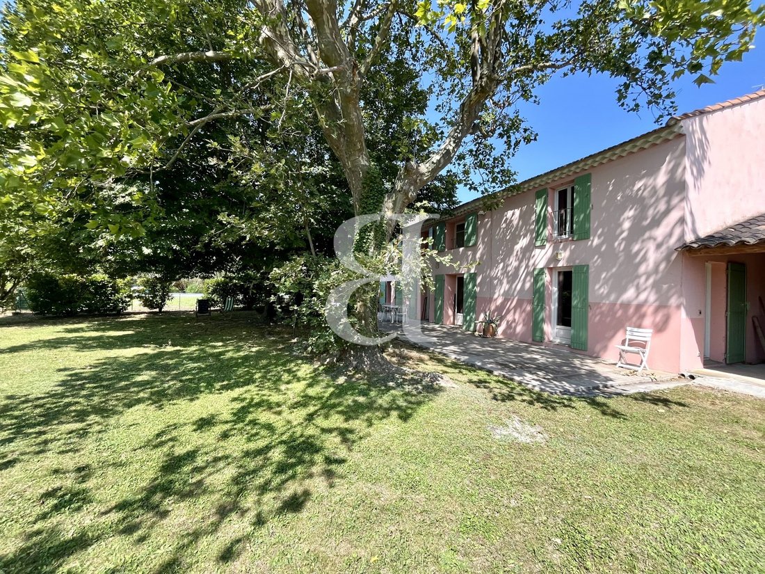 Country House in Noves, Provence-Alpes-Côte d'Azur, France 4 - 18537243