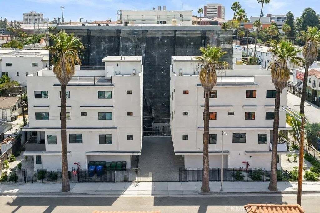 Los Angeles, California, United States 1 - 18562264