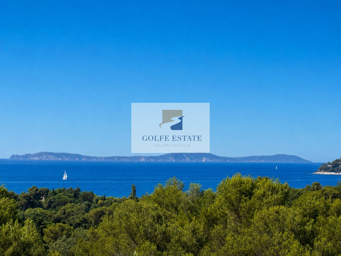 Villa in La Croix-Valmer, Provence-Alpes-Côte d'Azur, France 1 - 18558670