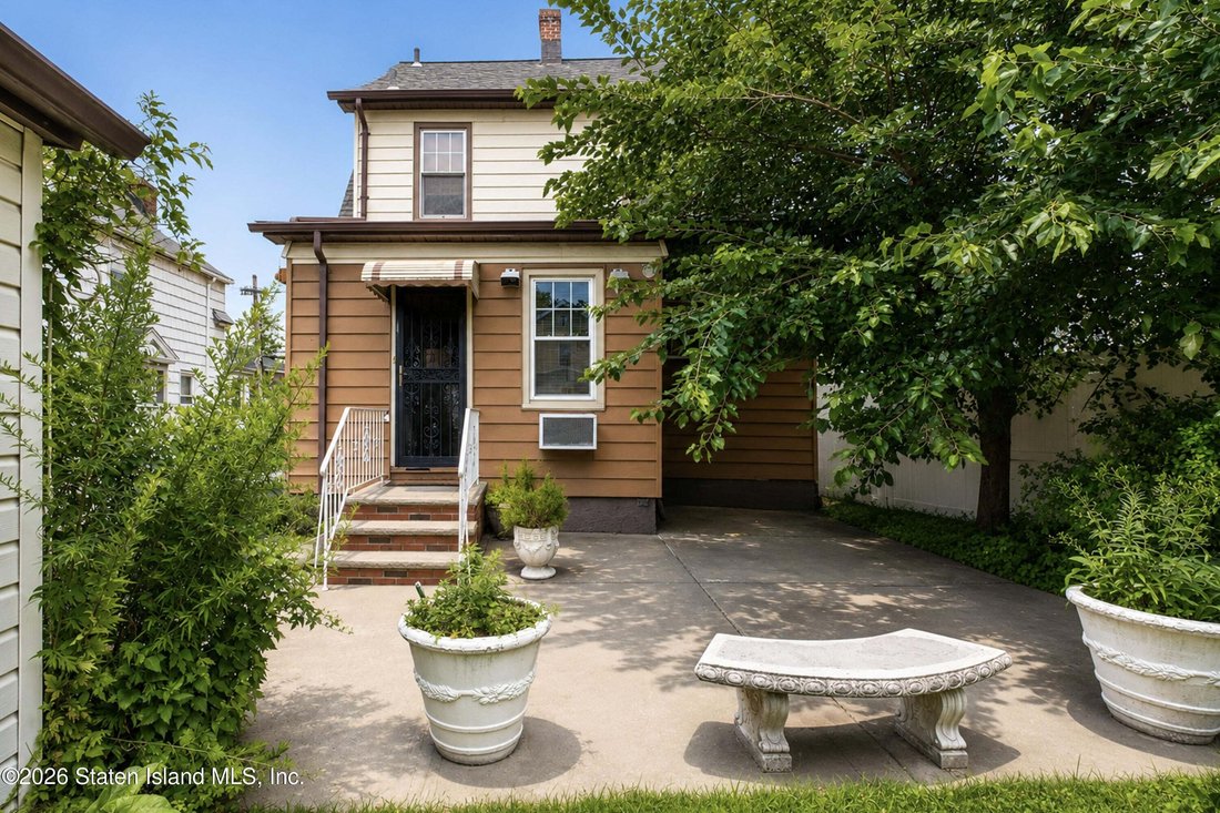 House in New York, New York, United States 2 - 18560914