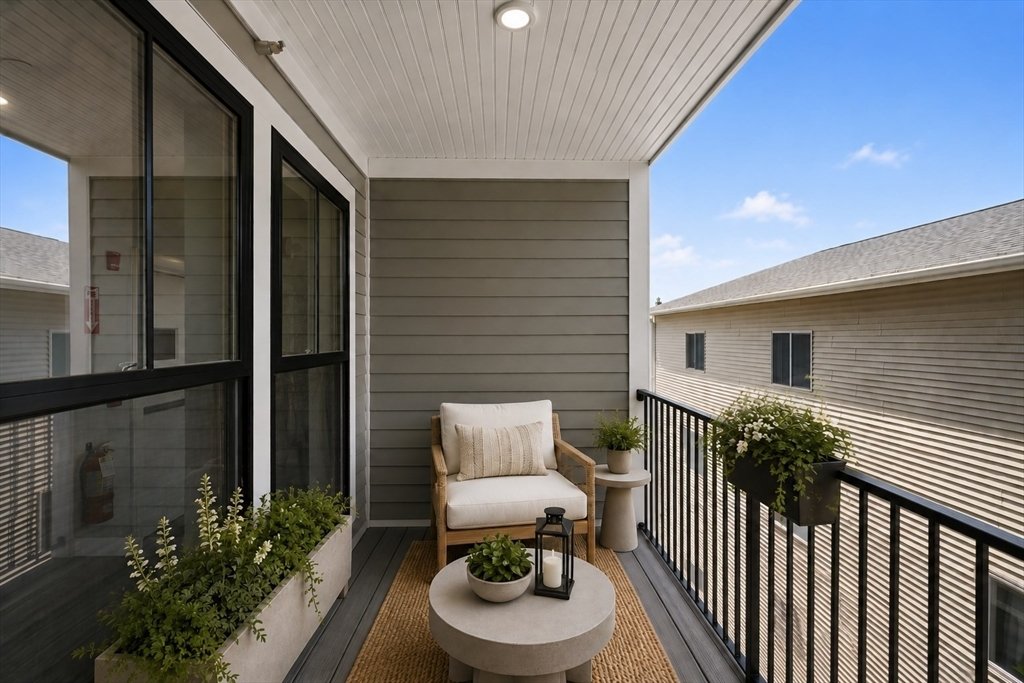 Condo in Medford, Massachusetts, United States 5 - 18562821