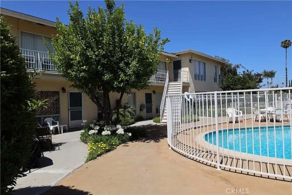 Orange, California, United States 4 - 18562492