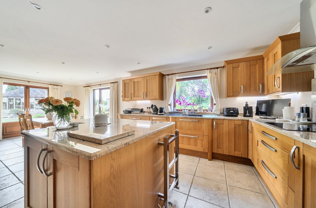 House in Okehurst, Billingshurst, England 4 - 18561034