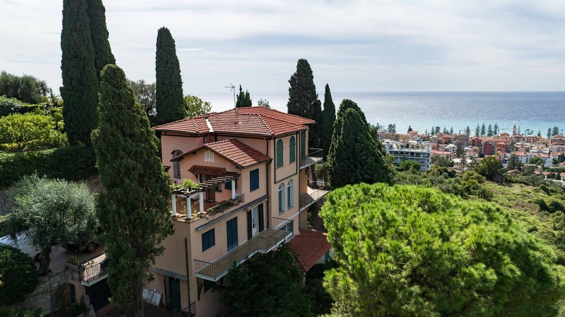 Villa in Bordighera, Liguria, Italy 4 - 18559630