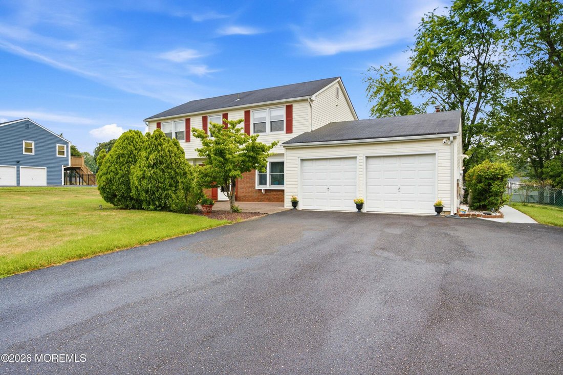 House in Freehold Township, New Jersey, United States 2 - 18564913