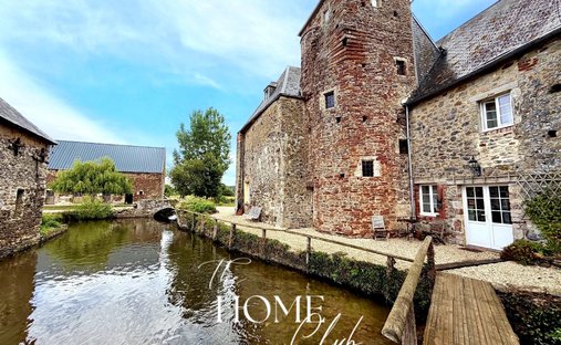 Castello a Saint-Clair-sur-l'Elle, Normandia, Francia 1