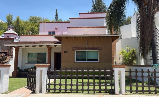House in Tequisquiapan, Querétaro, Mexico 1