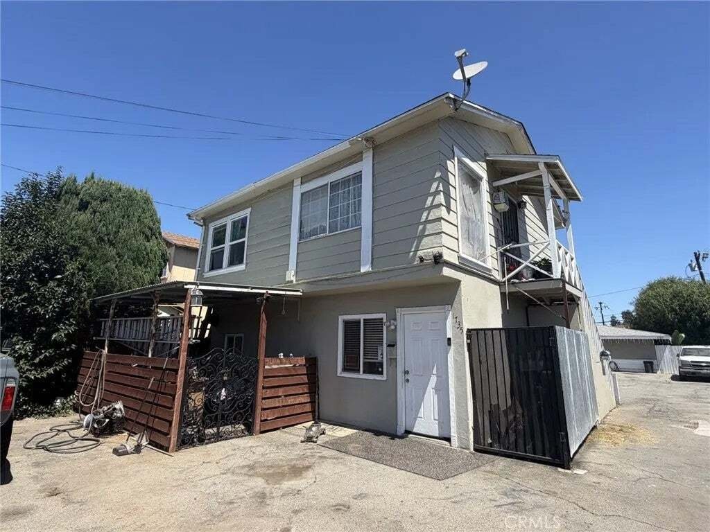 Santa Ana, California, United States 1 - 18559442