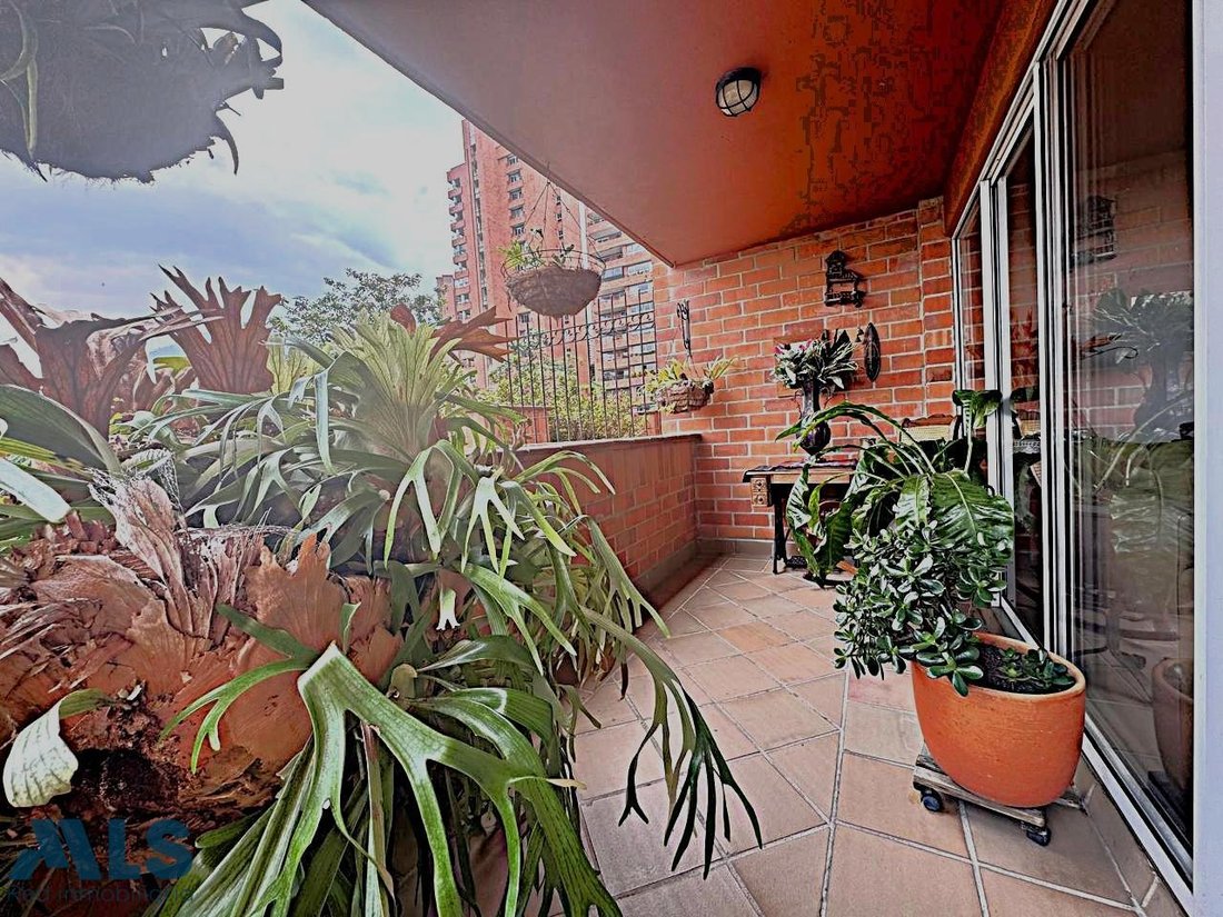 Apartment in Medellín, Antioquia, Colombia 4 - 18559653
