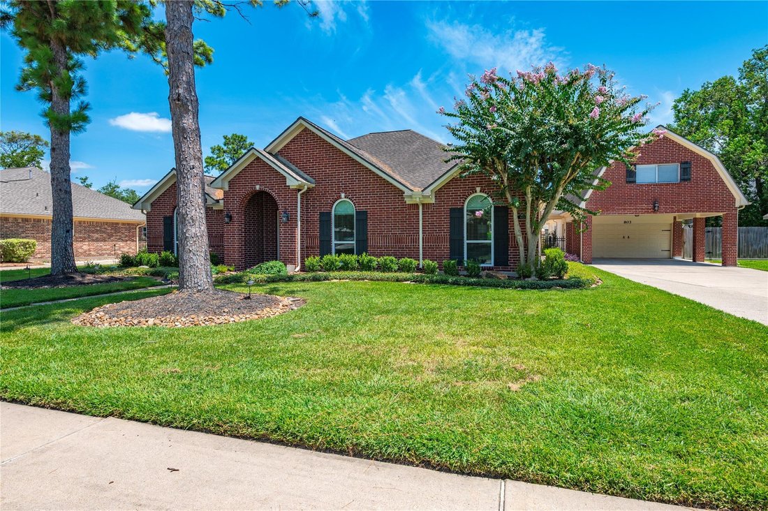 House in Friendswood, Texas, United States 5 - 18562969