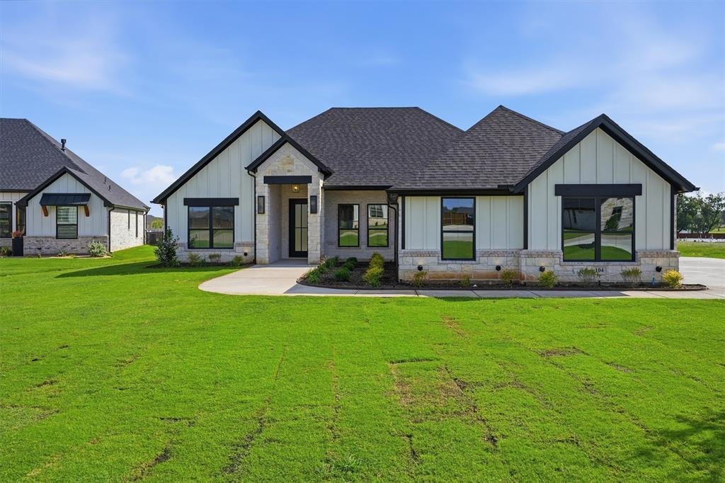 House in Granbury, Texas, United States 2 - 18562761