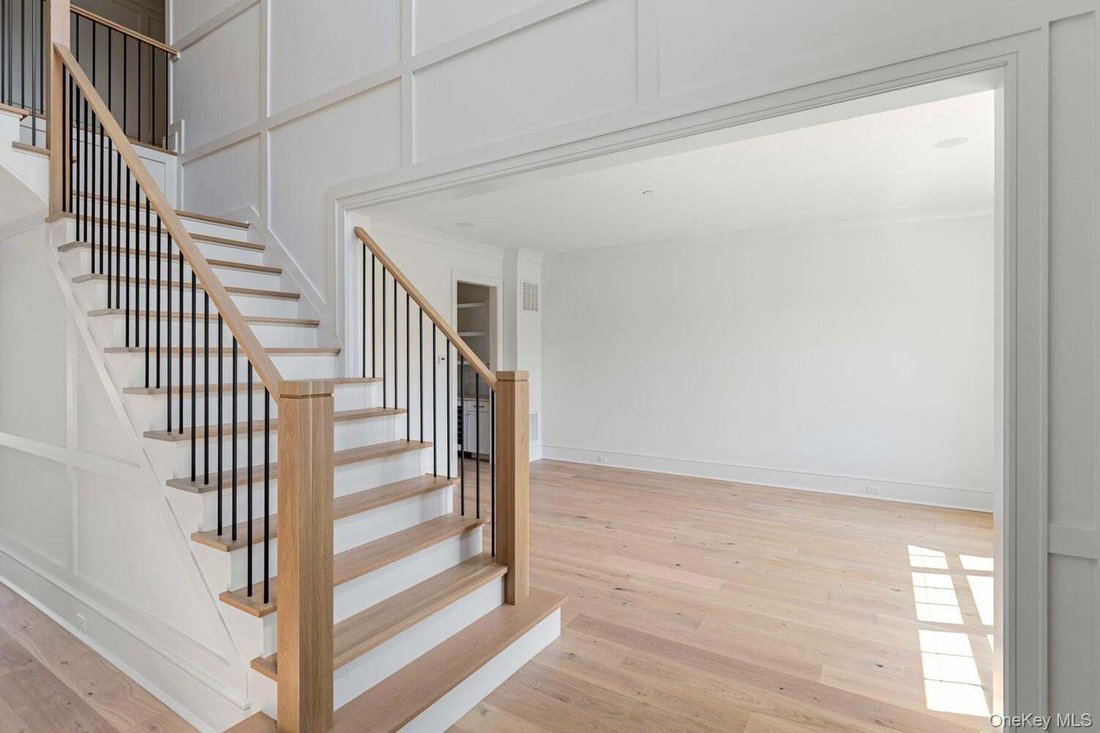 House in Melville, New York, United States 3 - 18558372
