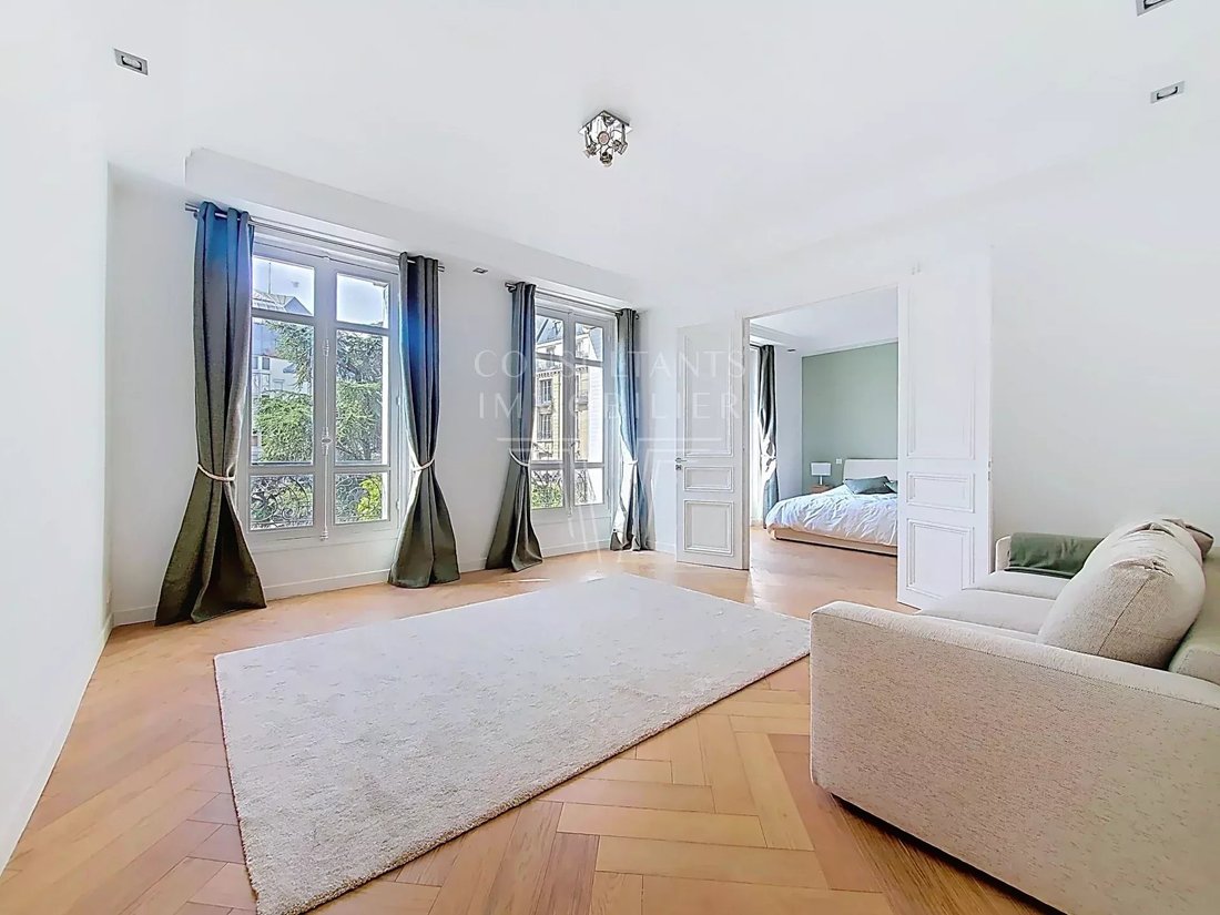 Apartment in Chaillot, Paris 16e Arrondissement, Paris 1 - 18328431