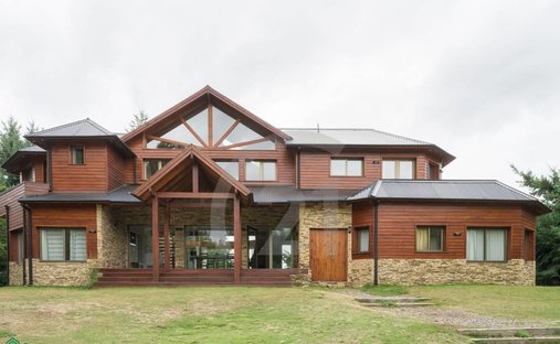House in Lolog, Neuquen, Argentina 1
