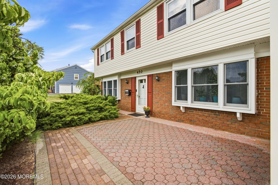 House in Freehold Township, New Jersey, United States 4 - 18564913
