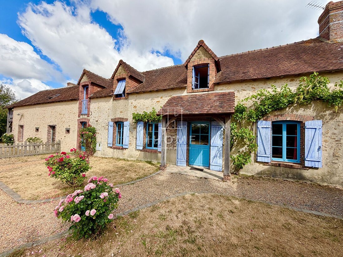 House in Semur-en-Vallon, Pays de la Loire, France 1 - 18565501
