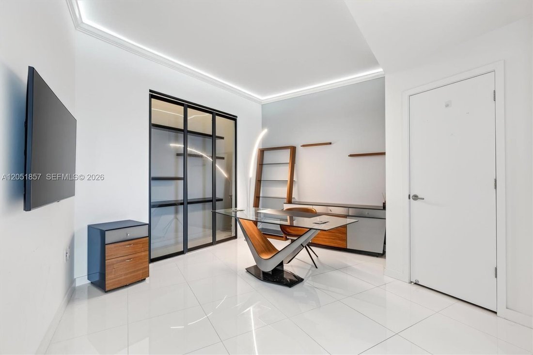 Condo in Miami, Florida, United States 4 - 18563076
