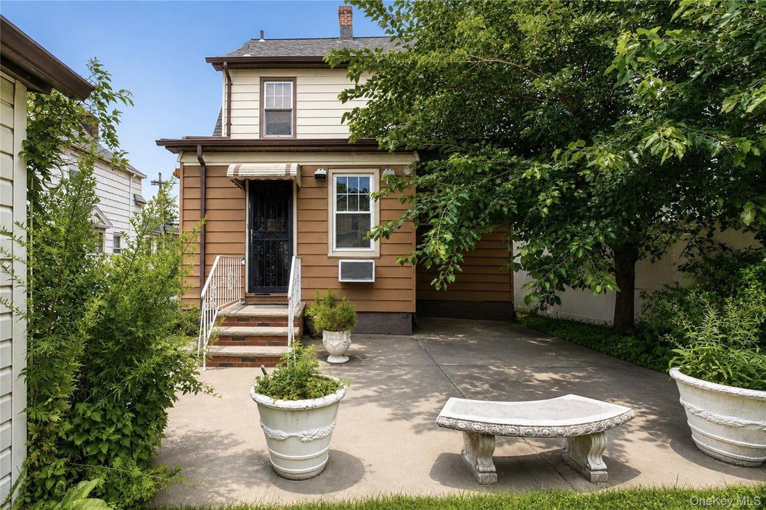 House in New York, New York, United States 2 - 18561266
