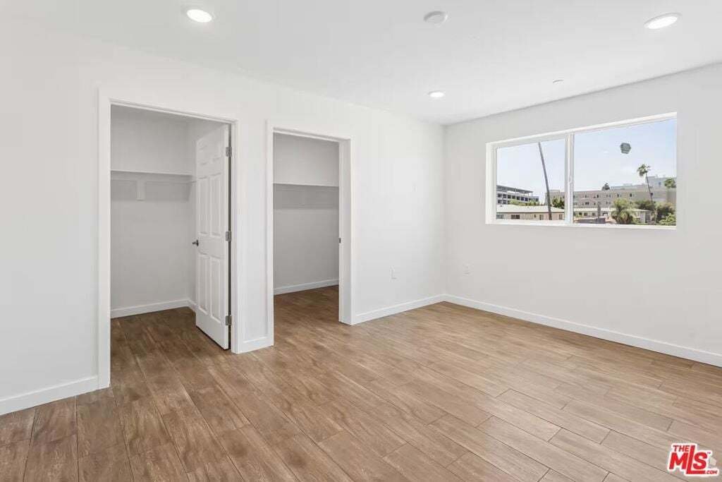 Los Angeles, California, United States 5 - 18565277