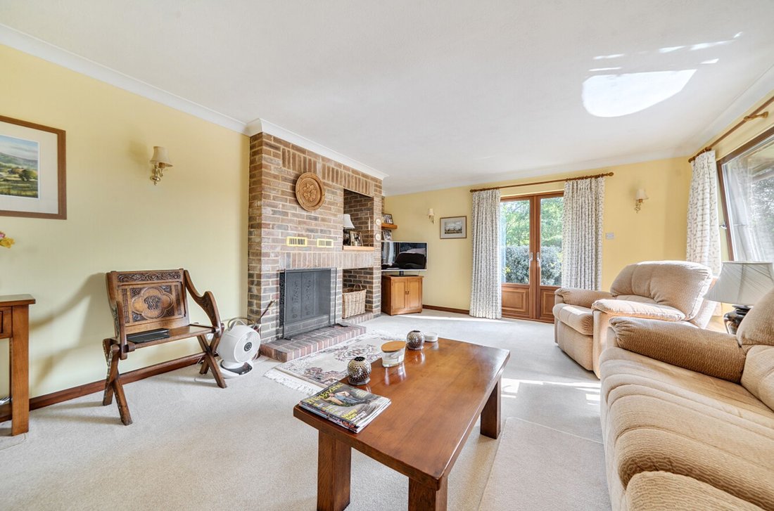 House in Okehurst, Billingshurst, England 3 - 18561034