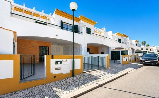 House in Praia dos Pescadores, Olhos de Agua, Portugal 1