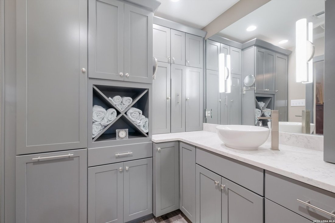 House in San Antonio, Texas, United States 5 - 18562640